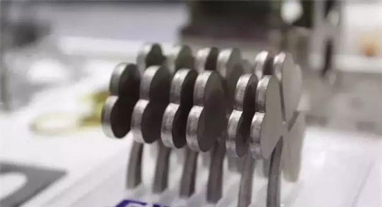 如何提高激光切割機(jī)切割精度？